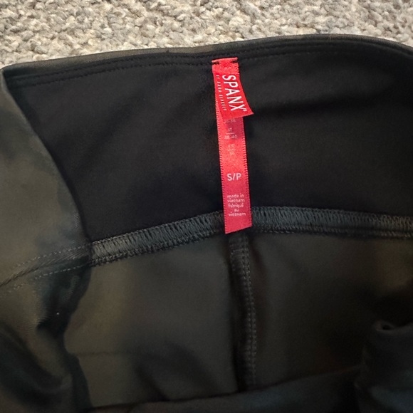 Spanx Faux Leather Camo Leggings, small, just don’t fit me right - Picture 2 of 3